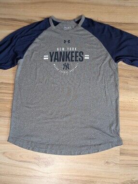 UNDER ARMOUR HEAT GEAR MEN'S NY YANKEES BASEBALL LOGO SHIRT SIZE LOOSE FIT L